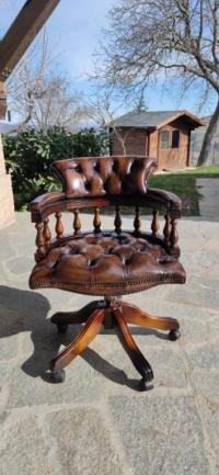 captain chair brown