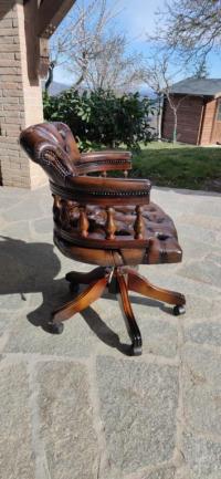 captain chair brown