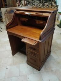 E03 desk in noce.jpg