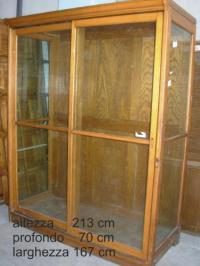 F63 ENORME VETRINA DA NEGOZIO.jpg