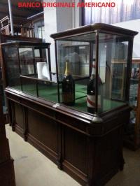 F65 BANCO CON CASSETTI E TEKE IN RIALZATA.jpg