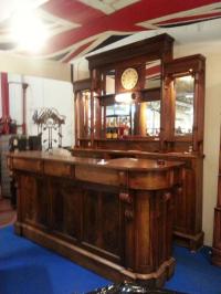 bancone con orologio